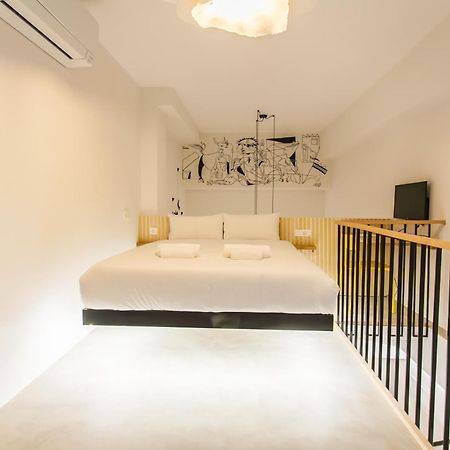 דירות מדריד Guernica Luxury Duplex - Location, Light, And Art מראה חיצוני תמונה